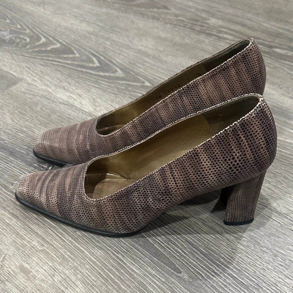 Stuart Weitzman block heel pumps size 7